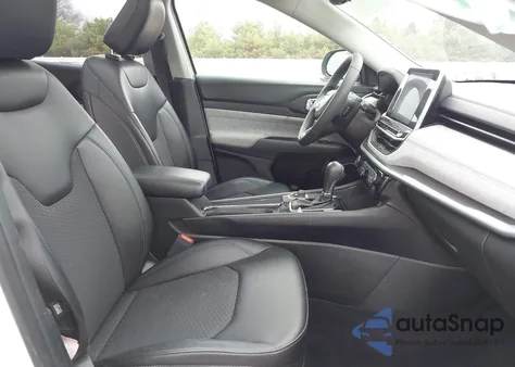 2022 Jeep Compass Latitude 4X4 z USA, uszkodzony, nr VIN 3C4NJDBBXNT110864